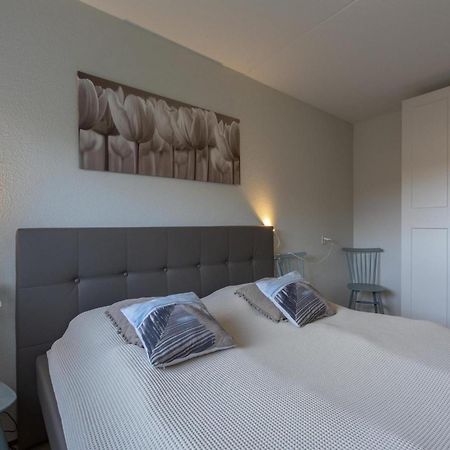 Stunning Apartment Near Sea By Belvilla Julianadorp Eksteriør billede