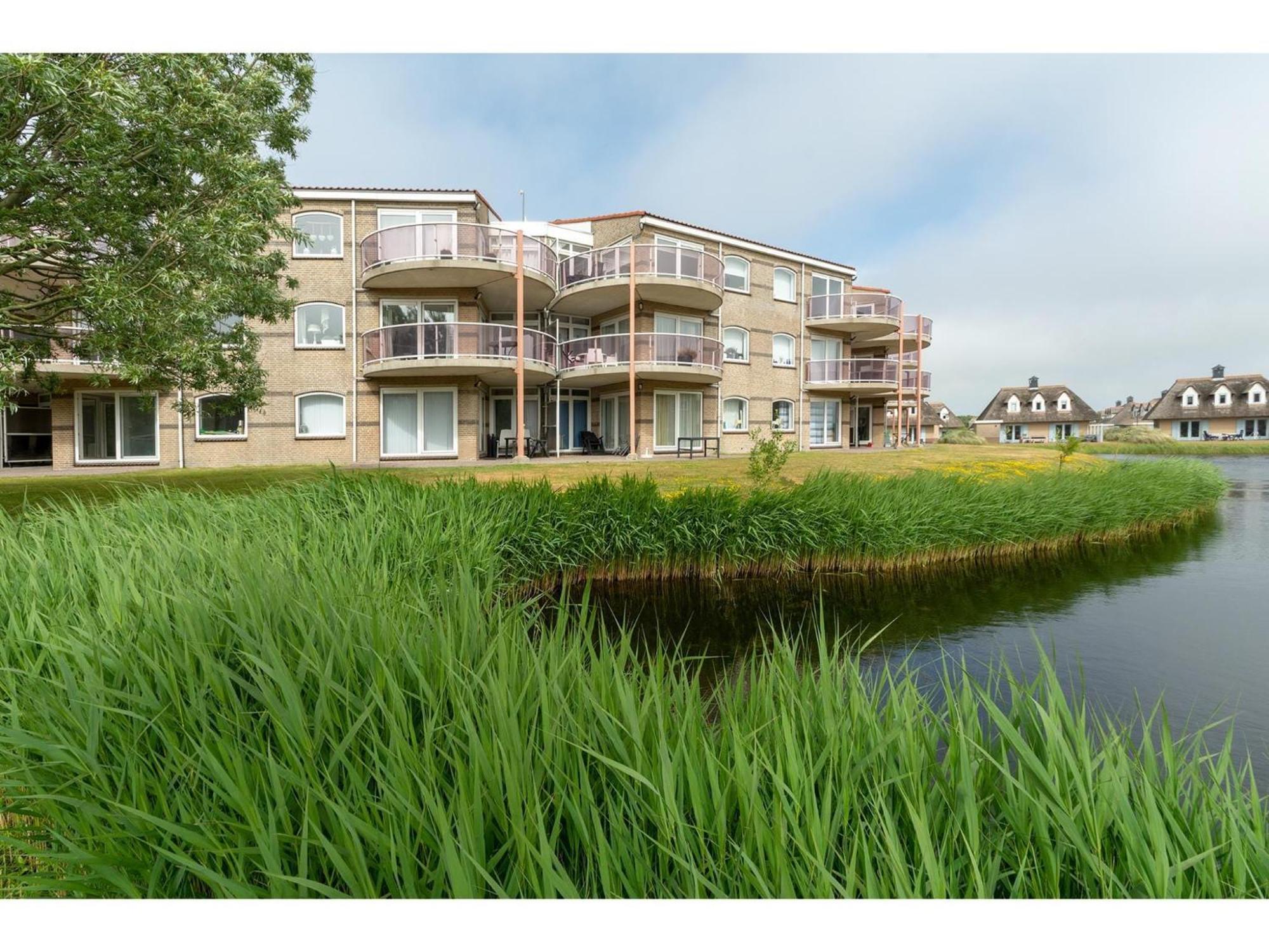 Stunning Apartment Near Sea By Belvilla Julianadorp Eksteriør billede